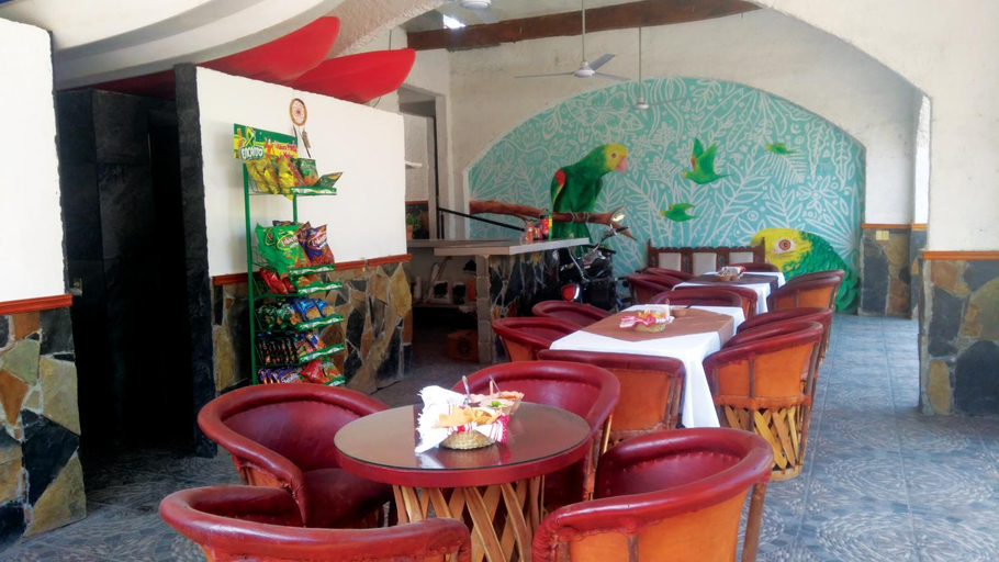 Food & Drinks 5, Hotel Falcon, Tamasopo