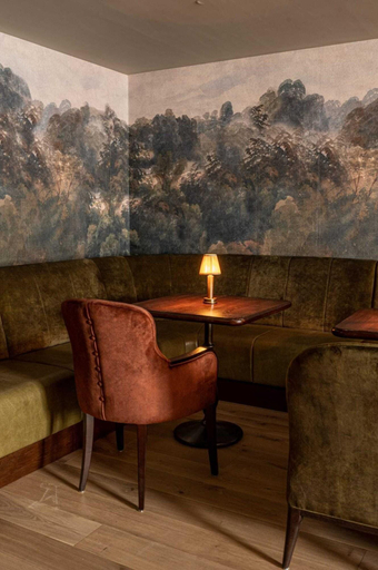 Public Area 4, Lansdowne Kenmare