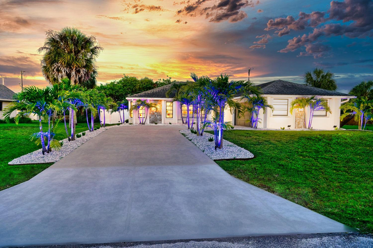 Others 5, Glamorous 3BR, Saltwater Pool, Sleeps 11, Charlotte