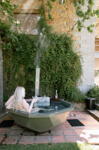 Hot tub 3, La Roche Estate, Cape Winelands