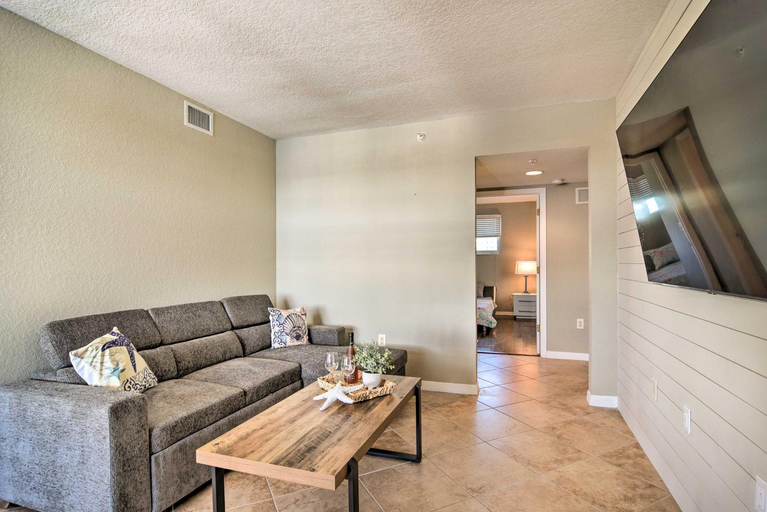 Others 2, Coastal Clearwater Condo: Half Mile to Beach!, Pinellas
