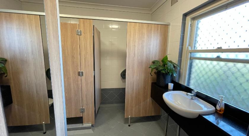Bathroom 14