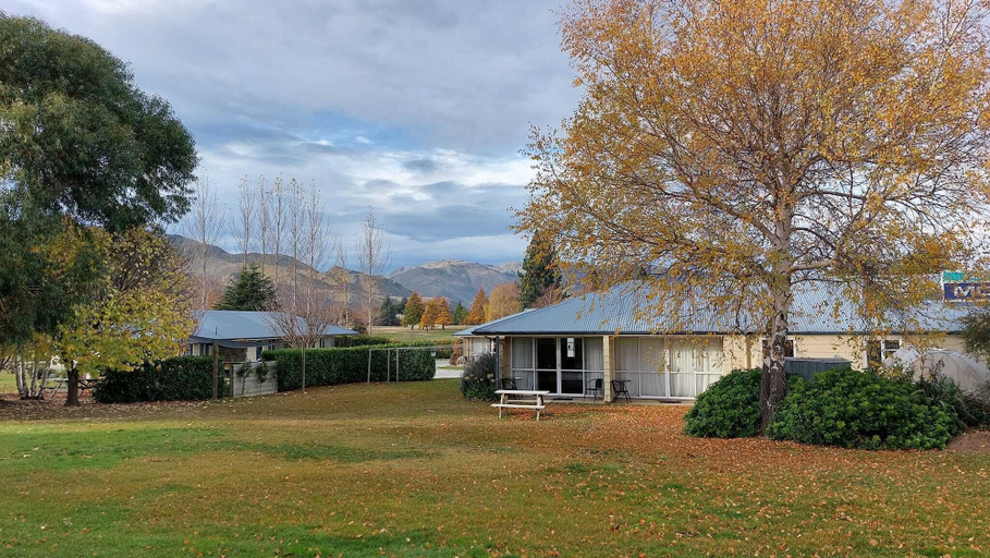 Exterior & Views 2, Lake Dunstan Motel, Central Otago