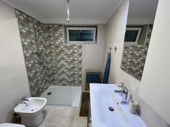 Bathroom 3, Elegant Lovran Apartment With Garden, Lovran
