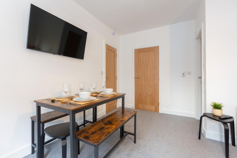 Others 3, Charles Alexander Short Stay - Charnley House Apartments, Blackpool
