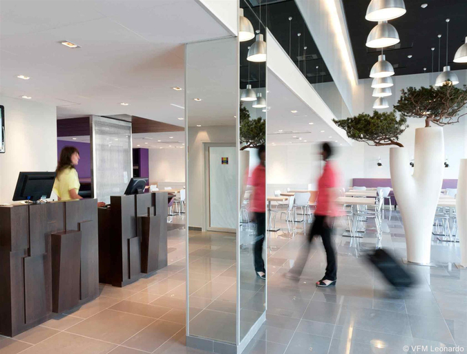 Public Area, ibis Styles Nimes Gare Centre, Gard