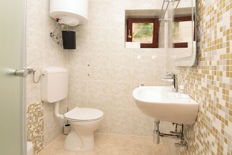 Bathroom 4, Apartments Leonel Piran, Piran