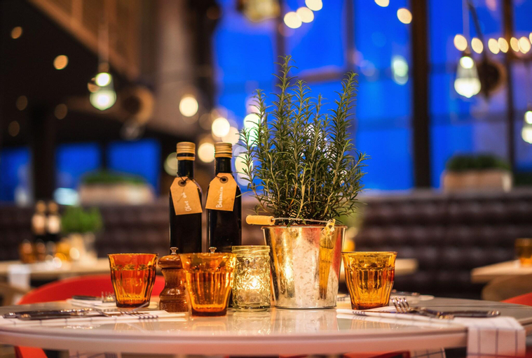 Food & Drinks 27