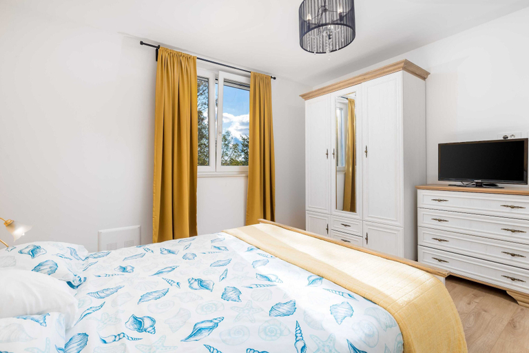 Bedroom 2, Wonderful Labin Villa With Private Pool and Sea Views, Opatija/Veprinac