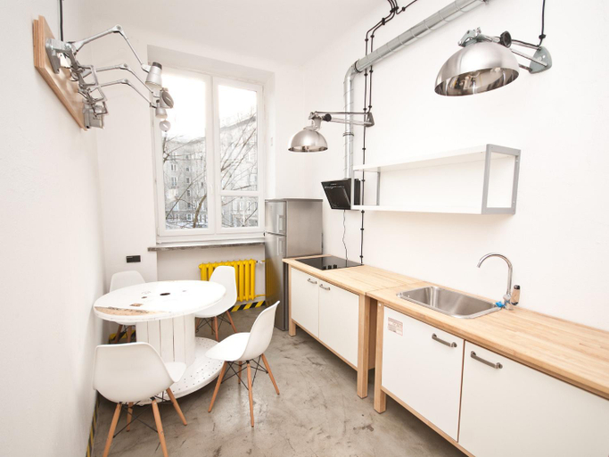 Food & Drinks, Loft Lot Pszczoly, Warsaw