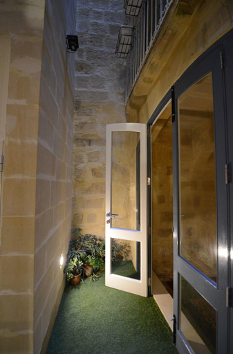 Exterior & Views, Paulos Valletta