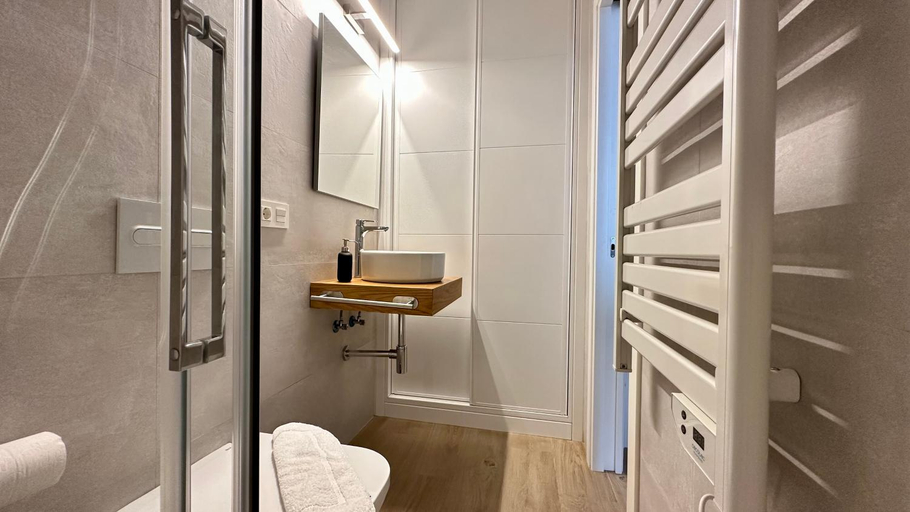 Bathroom 3, Mata Mua Suites, Sevilla