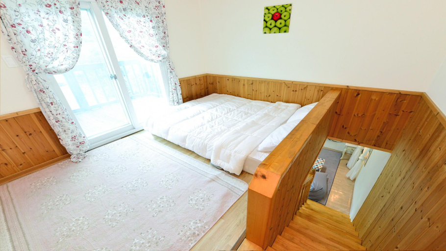 Bedroom 24