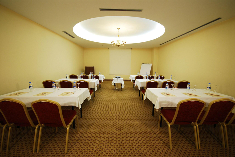 Business Facilities 2, Taksim Metropark Hotel, Beyoğlu