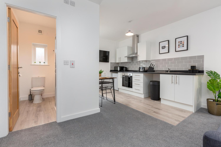 Others 4, Charles Alexander Short Stay - Charnley House Apartments, Blackpool