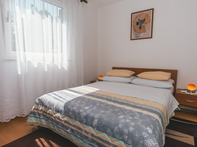 Bedroom, Charming Apartment With Sea Views and Shared Pool, Lovran