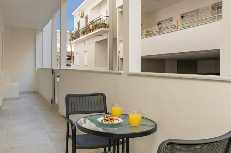 3, Quarters Luxury Apts, Crete