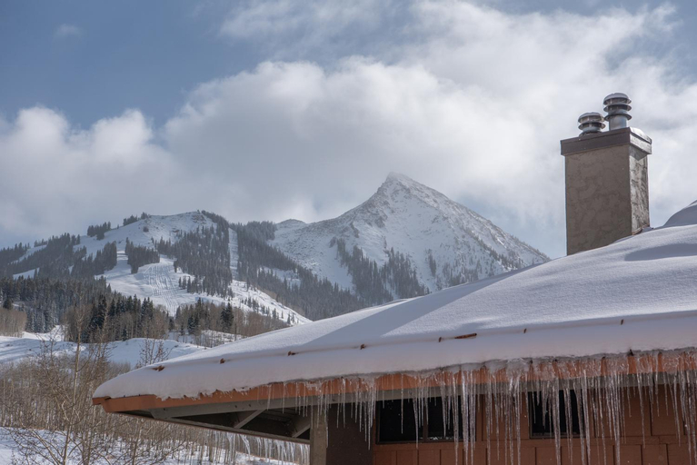 Kid-Friendly 2 bedroom 3 bathroom condo - Slopeside condo, Gunnison