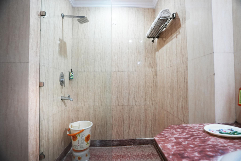 Bathroom 15