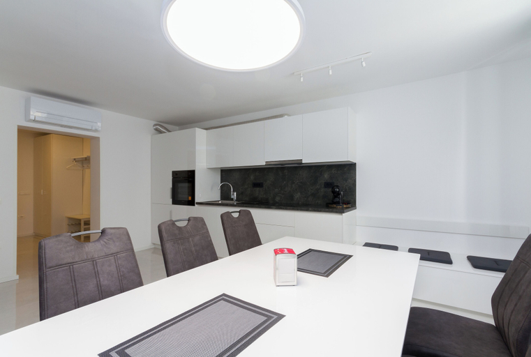 Others 4, Premium City Center Apartment Tartini 1, Piran