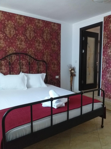 Others 5, Casa Marronne, Costinesti