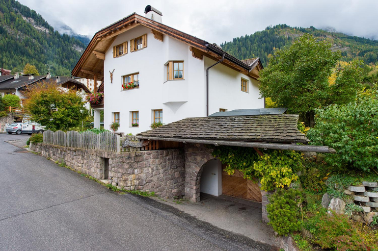 Others 5, Apartments Cesa Ploner, Bolzano