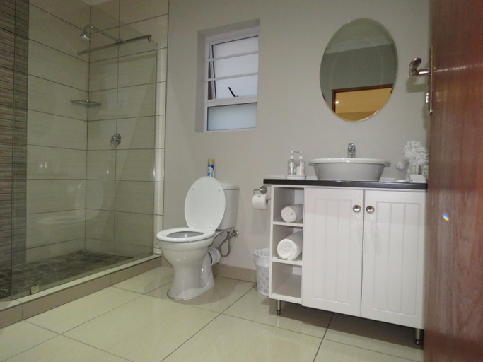 Others 4, a Dam's View Accommodation, Chris Hani