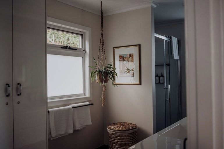 Bathroom, Little Talisker, Circular Head