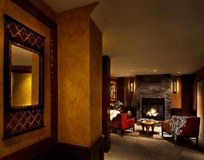 Public Area 2, Executive - The Inn at Whistler Village, Squamish-Lillooet