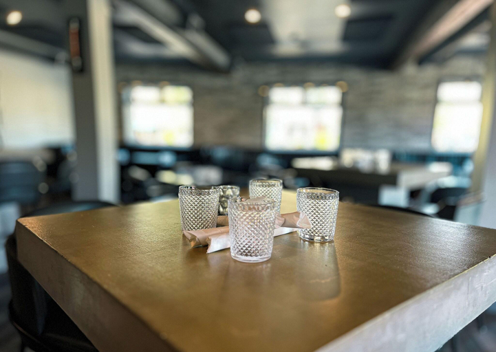 Food & Drinks 5, Edgewater Hotel, Yukon