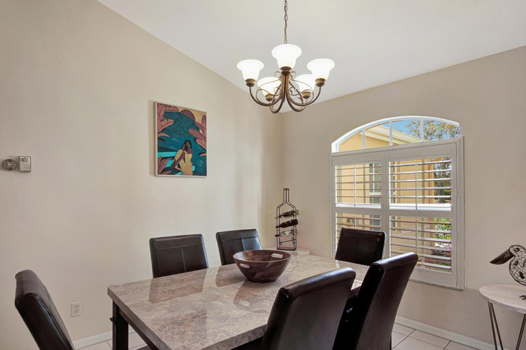 3, SUPERB VILLA WITH PRIVATE POOL IN NAPLES, Collier