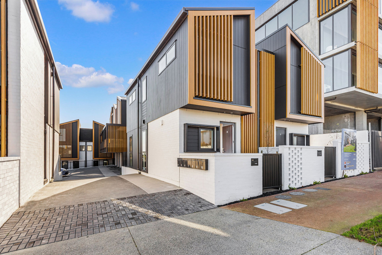 Exterior & Views 2, Modern 2BR Townhouse in Mission Bay, Waitakere