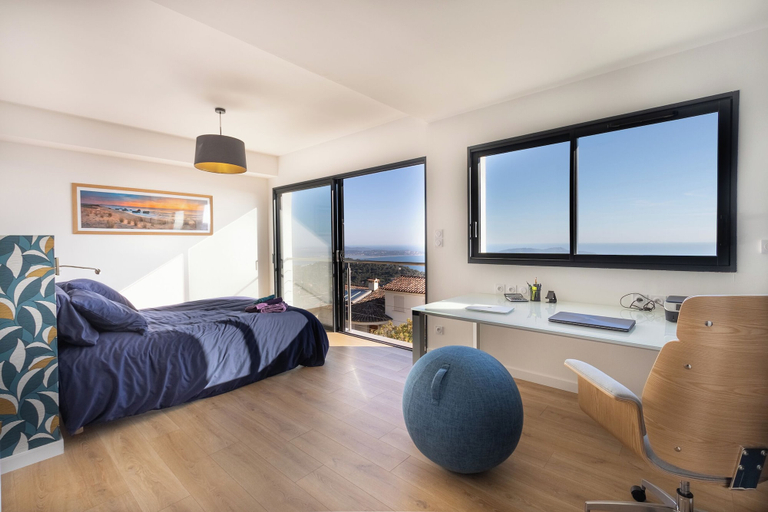 Bedroom 3, Villa Vue Mer La Californie – Face aux îles d’Or, Var