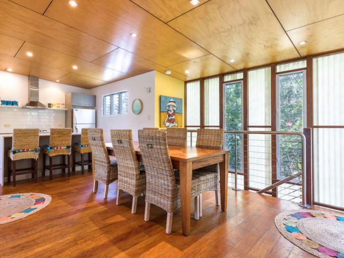 Food & Drinks, Beach Boys Dune by Discover Stradbroke, Redland Bal