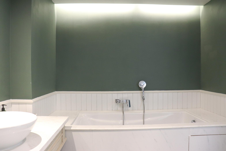 Bathroom 11
