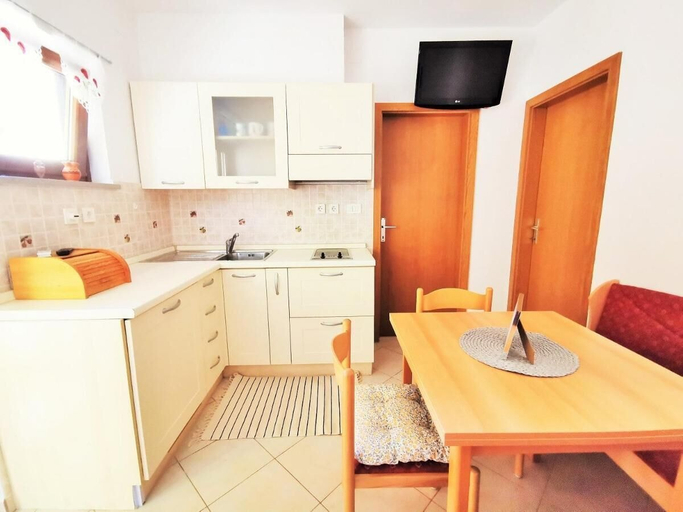 Others 4, Tiny Shell House, Piran