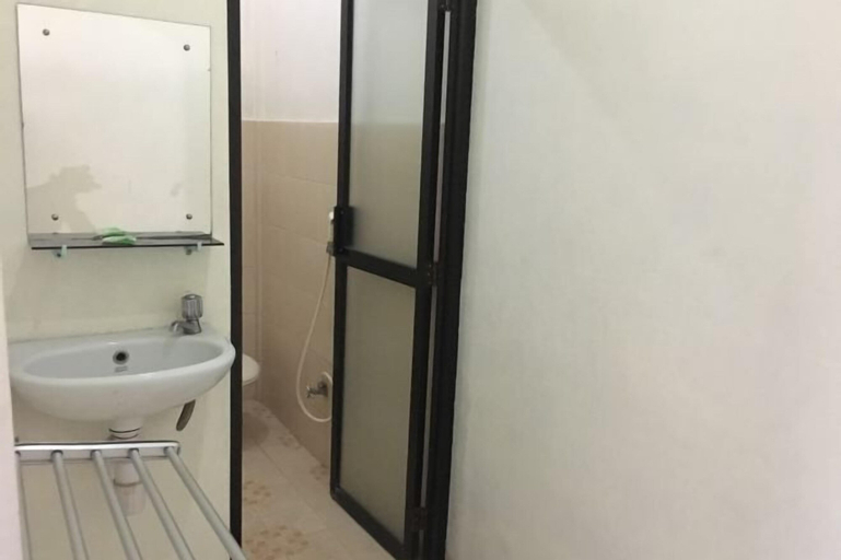 Bathroom 9