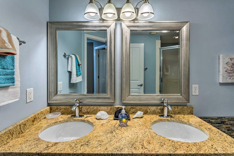 Bedroom 4, Waterfront PCB Condo with Balcony and Beach Gear!, Bay