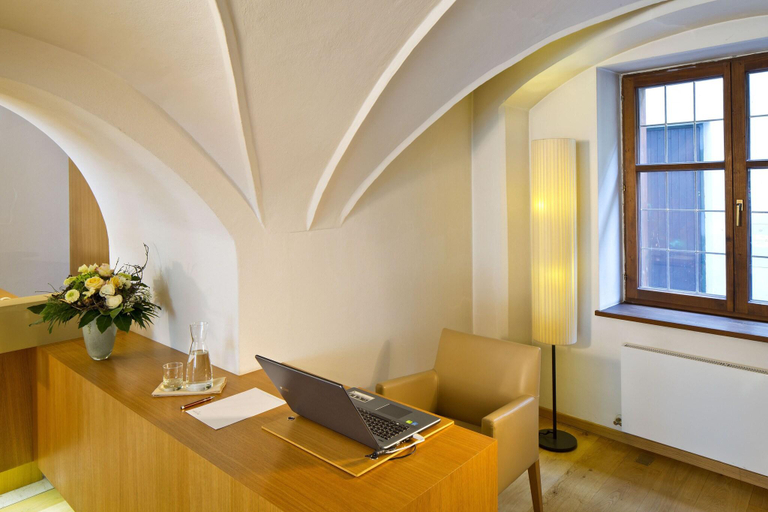 Public Area 3, Maximilian, Innsbruck