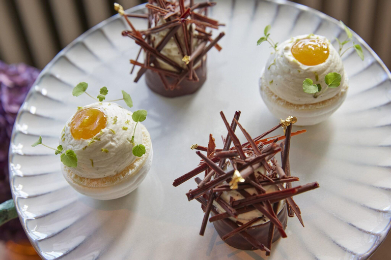 Food & Drinks 16