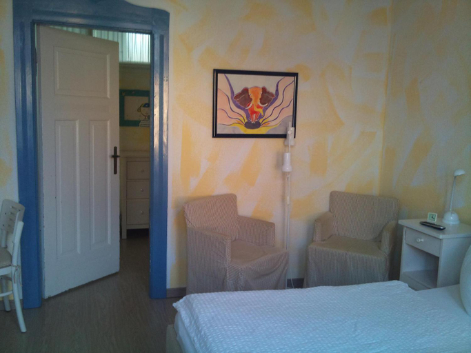 Bedroom 2, Haus Strandburg, Friesland