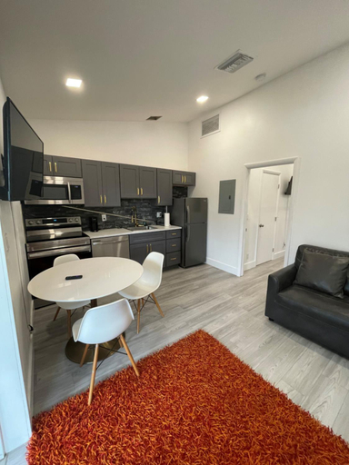 Others 1, Modern Riverview Apartments, Broward