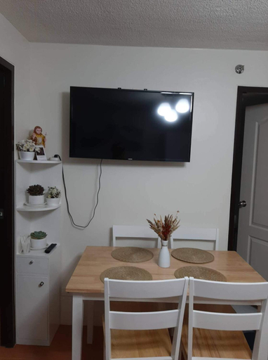 Others 5, Lovely 2 BR Condo with FREE Secured Parking, Manila City