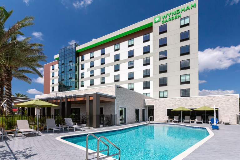 Sport & Beauty, Wyndham Garden Orlando Universal / I Drive, Orange