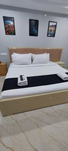 Bedroom, Golden Premier Hotel near SR Nagar, Ranga Reddy
