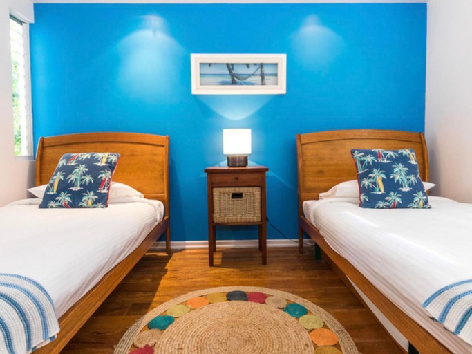 Bedroom, Beach Boys Dune by Discover Stradbroke, Redland Bal