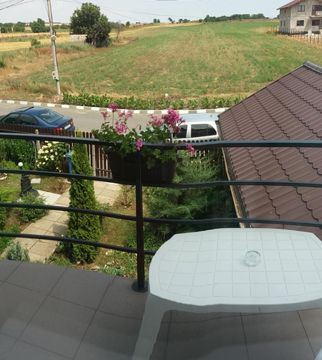 Others 5, Casa Benny, Costinesti