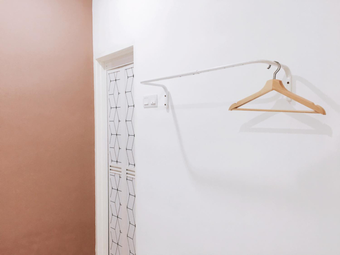 Bedroom 2, Haus 22 (King Bed for 2 with Private Bathroom), Central Seberang Perai