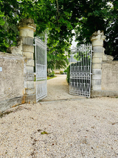 Others 4, Le Chateau de Leugny, Deux-Sèvres