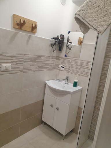 Bathroom 4, Sicily House Soprano, Messina